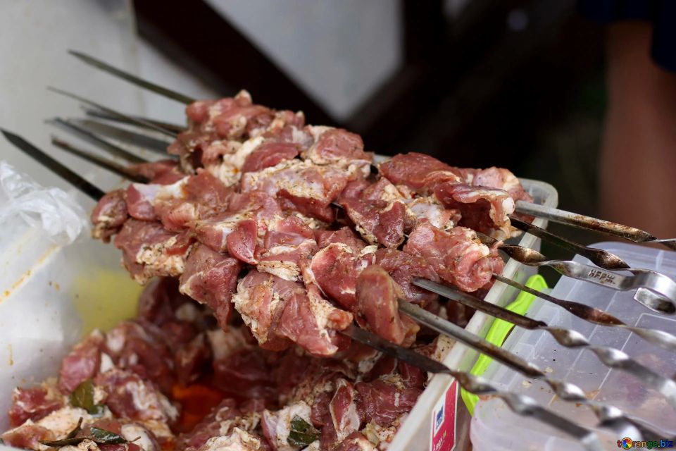 Купил в Светофоре мясо – глаз радовалось, а желудок отказался. Разбираемся, как нас обманывают на прилавках