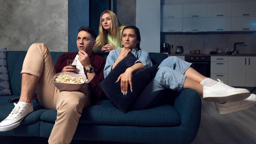 10 сериалов по 20 минут — когда хочется “ещё одну серию”, но без угрызений - с высоким рейтингом на Кинопоиске