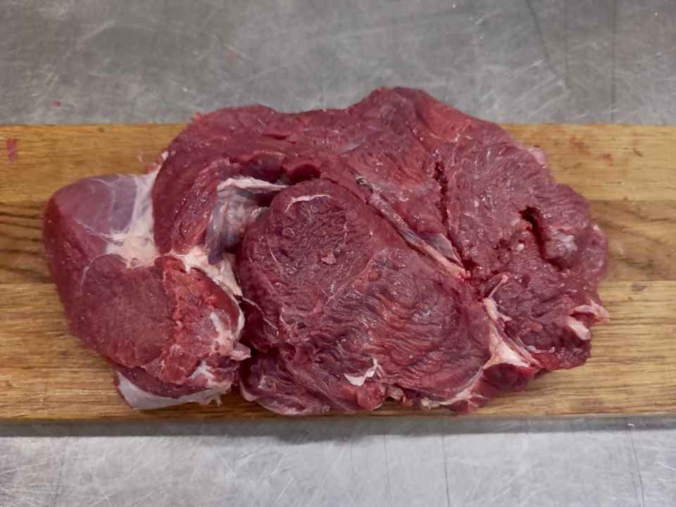 Осенний забой на ферме: свежайшее мясо и птица для гурманов