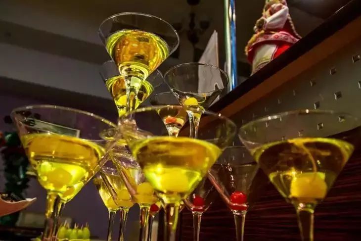 Нарколог раскрыла важное правило, как правильно пить в Новый год и не отравиться