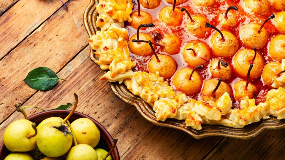 Аромат на весь дом: готовим нестандартный пирог из груш, оставшихся с дачи