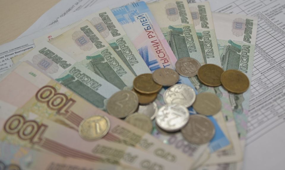 Социальные выплаты в Югре: жители получат средства раньше сроков