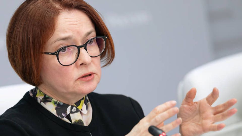 Центробанк на распутье: высокие ставки или прогресс экономики?