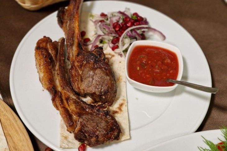 В чем замариновать шашлык, чтобы таял во рту: секретный ингредиент