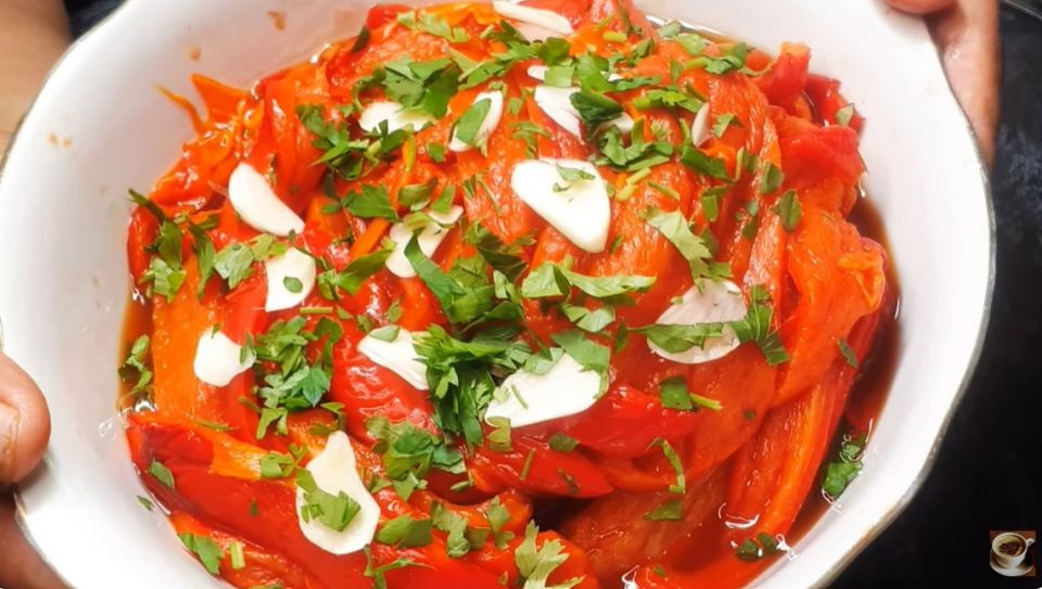 Запечённый красный перец: простая закуска, идеальная для зимних вечеров