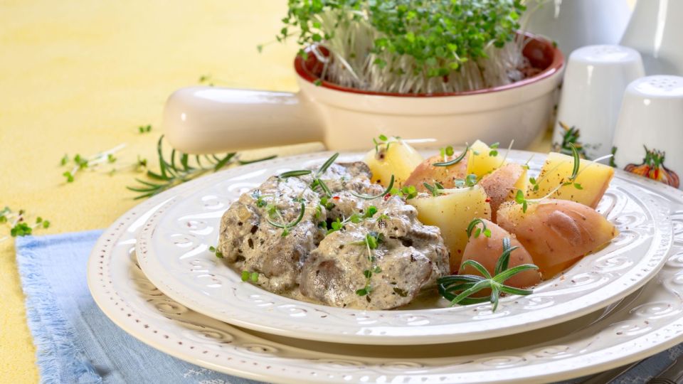 Тушеная печень никогда не будет нежной и сочной: 99% хозяек допускают эту ошибку