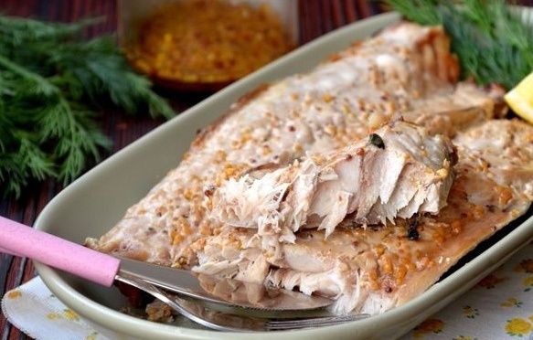 Идеальный рецепт запечённой скумбрии в сметанно-горчичном соусе: вкусно и просто