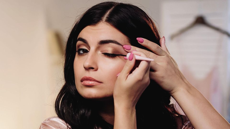 Стрелка получается кривой только из-за этих ошибок: дело не в подводке или веке