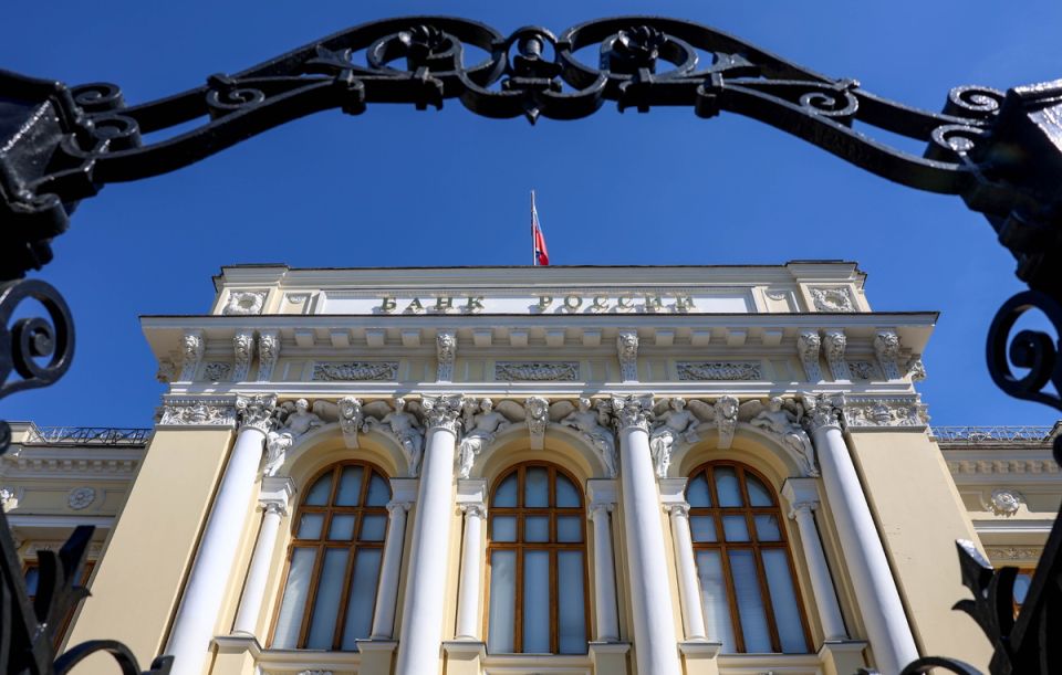 ЦБ продлевает возможность банков скрывать данные от санкций до 2026 года