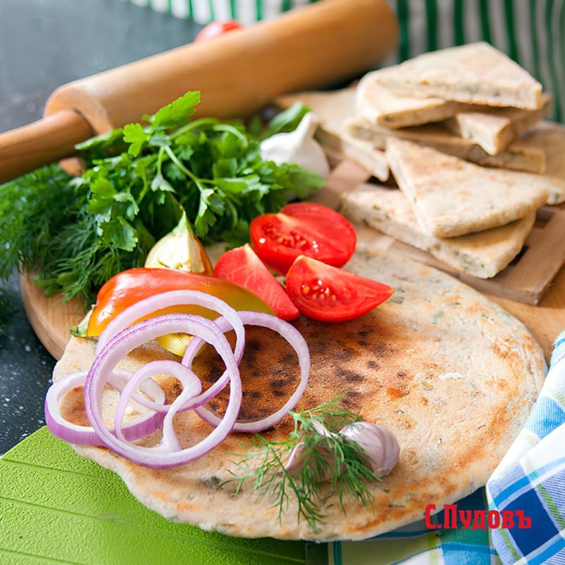 Лепешка с зеленью и чесноком: здоровая закуска для истинных гурманов