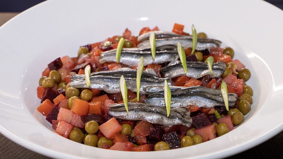 Винегрет с килькой: ностальгия по советским традициям в вашей тарелке