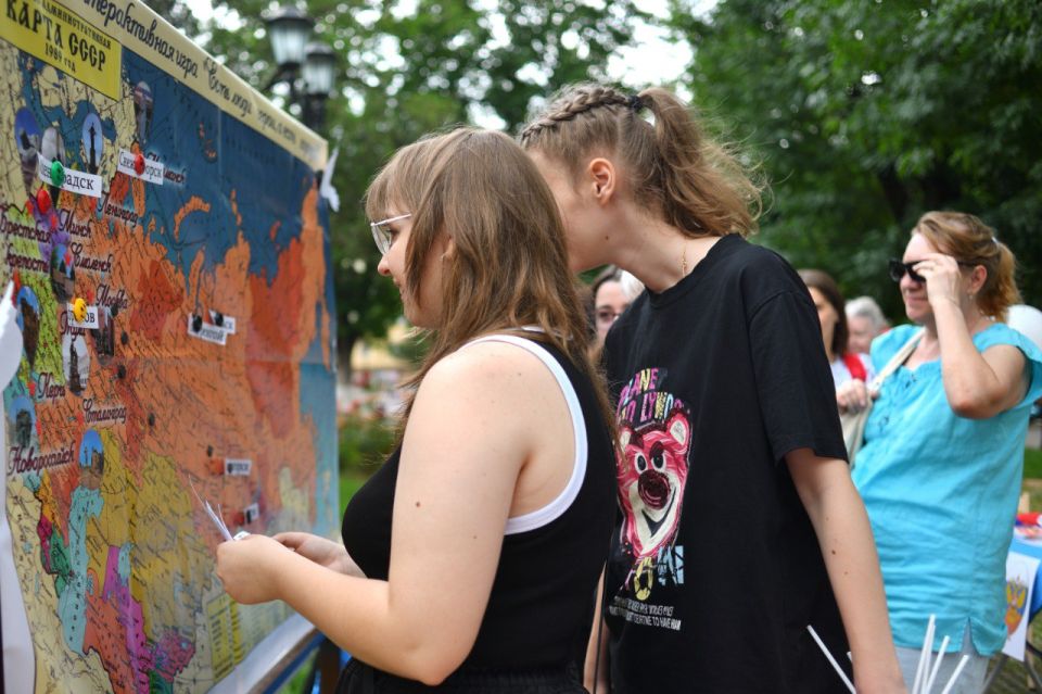 Майкопчане и гости города празднуют День России