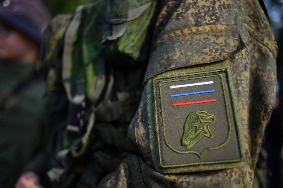 Отдельное внимание гостей праздника привлекла выставка молодёжных и патриотических объединений города