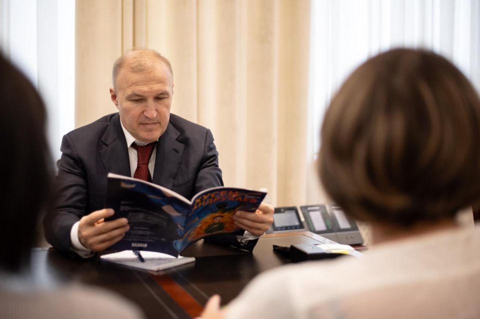 Глава Адыгеи поддержал проект по изданию детских книг местных авторов