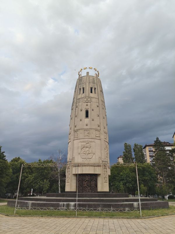     7 :