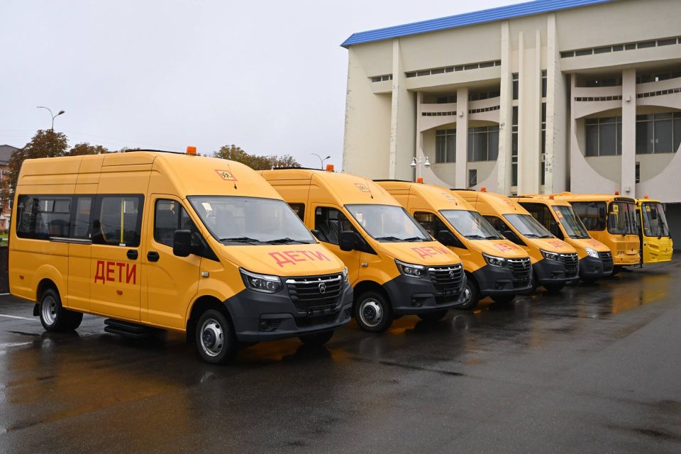Адыгея пополнила школьный автопарк новыми автобусами для перевозки детей