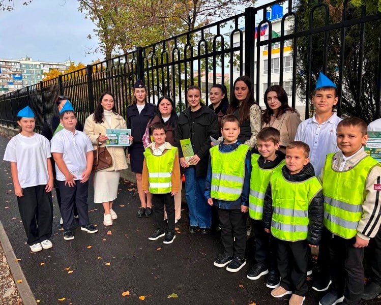 Родительские патрули проверяют использование световозвращающих элементов школьниками в Адыгее