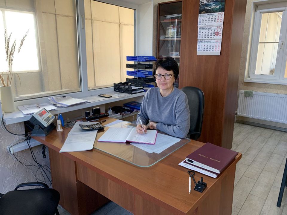 В продолжение серии публикаций о специалистах, трудящихся на асфальтобетонном заводе АО «ДСУ-3», на котором изготавливают щебеночно-мастичный асфальтобетон, используемый на объектах нацпроекта «Инфраструктура для жизни», мы...