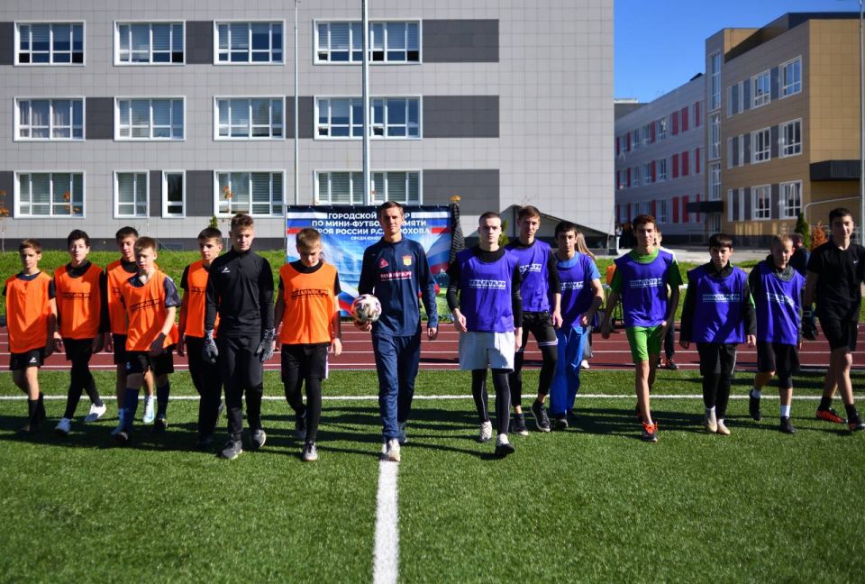 В Майкопе впервые проходит турнир по мини-футболу памяти Героя России Романа Торохова