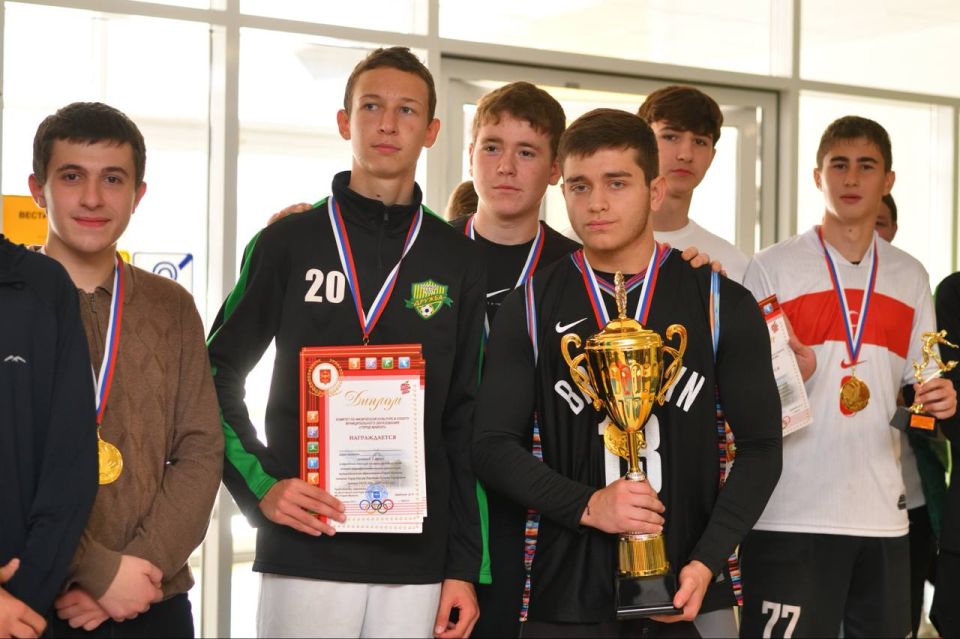 Геннадий Митрофанов: В новой школе по ул. Михайлова впервые прошёл турнир по мини-футболу памяти нашего отважного бойца, Героя России, полковника Романа Торохова