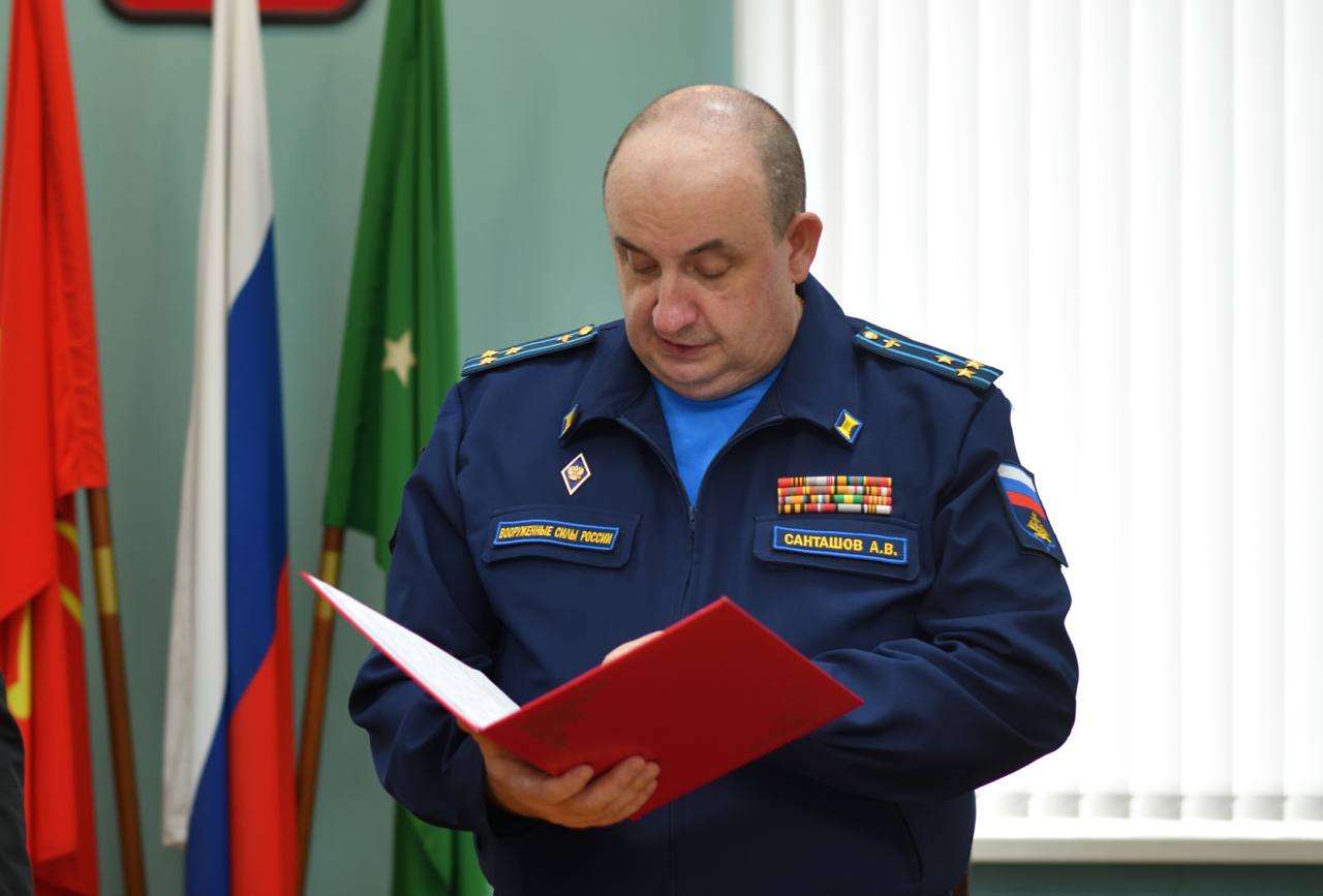 Геннадий Митрофанов: Сегодня вместе с военным комиссаром города Майкопа Алексеем Санташовым передали государственные награды семьям военнослужащих, погибших в ходе Специальной военной операции Геннадий Митрофанов: Сегодня вместе с военным комиссаром города Майкопа Алексеем Санташовым передали государственные награды семьям военнослужащих, погибших в ходе Специальной военной операции