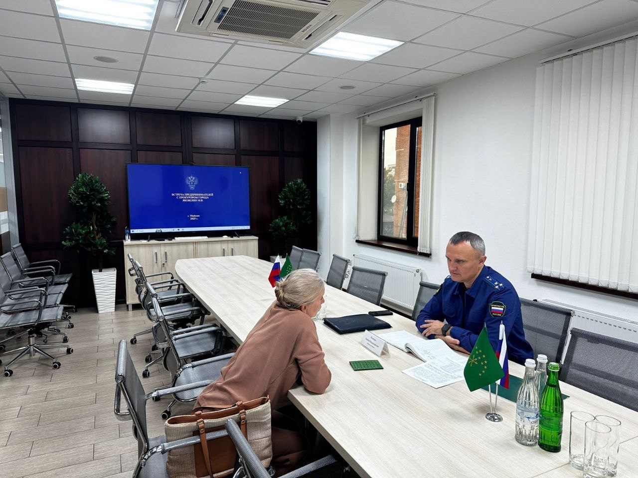 Прокурор города Майкоп Максим Яковенко провел очередной личный прием представителей бизнес-сообщества города на базе АНО «Центр поддержки предпринимательства Республики Адыгея» Прокурор города Майкоп Максим Яковенко провел очередной личный прием представителей бизнес-сообщества города на базе АНО «Центр поддержки предпринимательства Республики Адыгея»