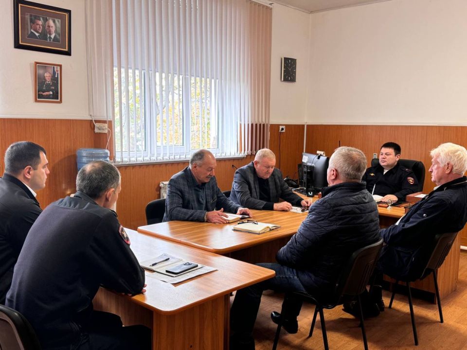 В Гиагинском районе Госавтоинспекция обсудила с главами поселений готовность к зимнему периоду