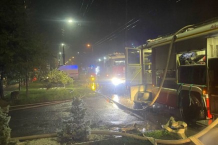 Пожарные потушили пожар в частном доме в Майкопе