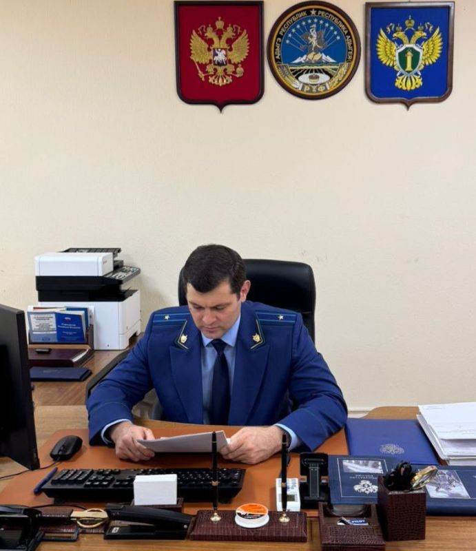 Прокуратура Гиагинского района направила в суд уголовное дело в отношении местного жителя, обвиняемого в применении насилия в отношении сотрудника полиции