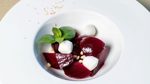 Не выбрасывайте остатки вареной моркови и свеклы: пригодятся и для намазки, и для гарнира