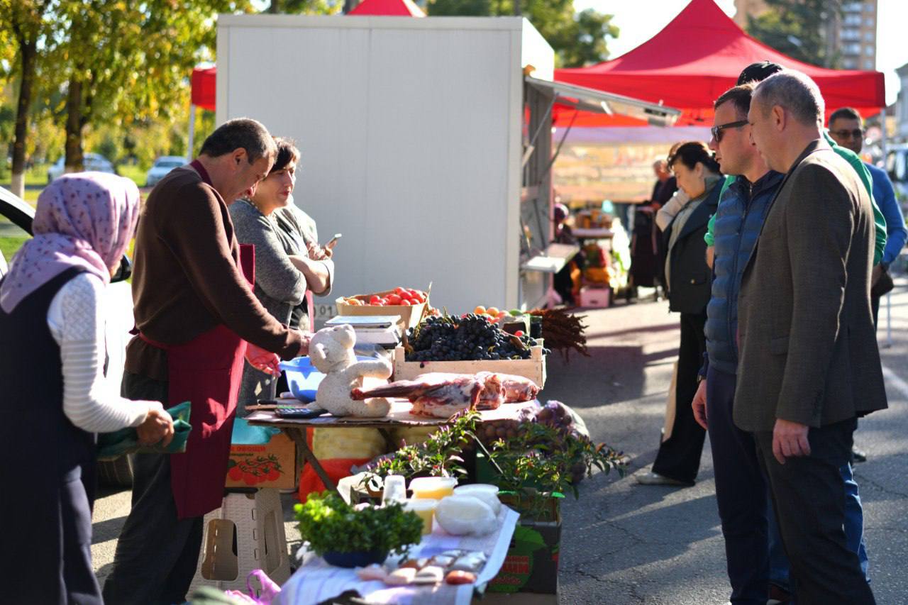 Майкопчан и гостей столицы пригласили на ярмарки выходного дня Майкопчан и гостей столицы пригласили на ярмарки выходного дня