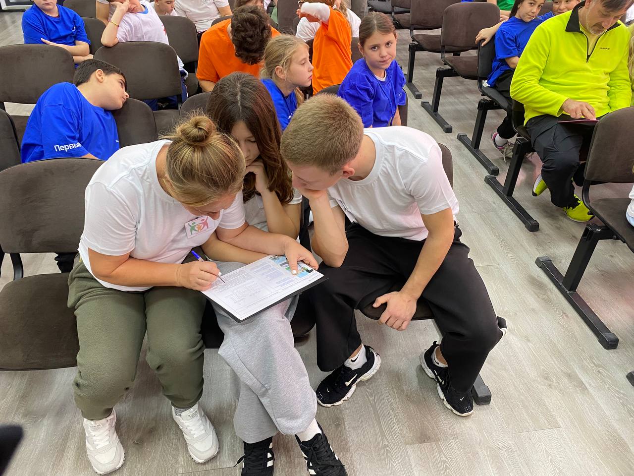 Семейный конкурс по безопасности дорожного движения прошел в Адыгее Семейный конкурс по безопасности дорожного движения прошел в Адыгее