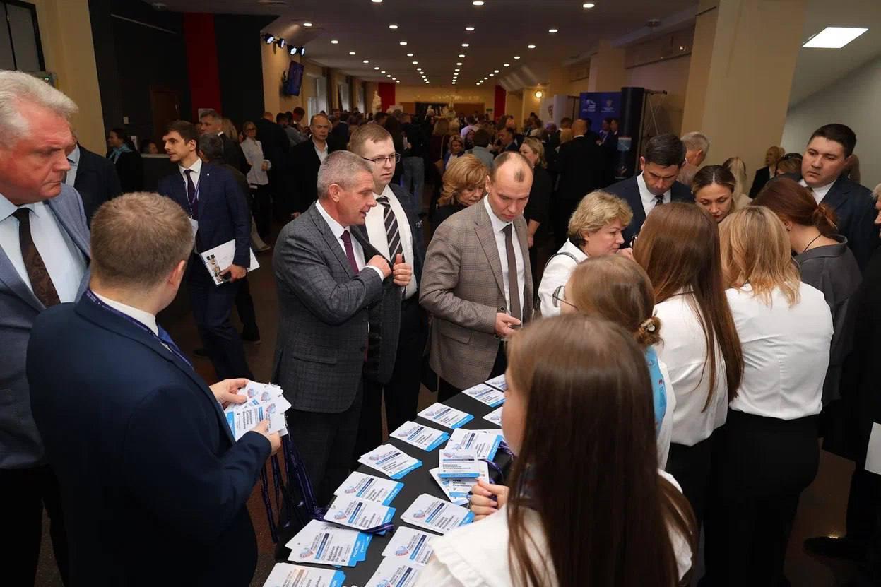 Геннадий Митрофанов: Ленинградская область принимает региональные дни III Всероссийского муниципального форума «МАЛАЯ РОДИНА – СИЛА РОССИИ», организатором мероприятия выступает ВАРМСУ Геннадий Митрофанов: Ленинградская область принимает региональные дни III Всероссийского муниципального форума «МАЛАЯ РОДИНА – СИЛА РОССИИ», организатором мероприятия выступает ВАРМСУ