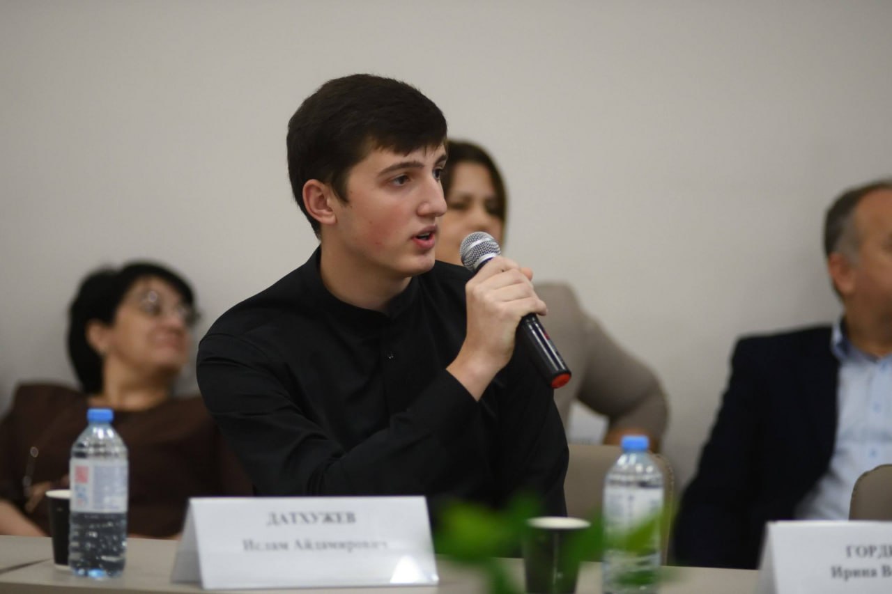 В рамках рабочей поездки в Республику Адыгея статс-секретарь – заместитель Министра культуры России Жанна Алексеева встретилась с земскими работниками культуры В рамках рабочей поездки в Республику Адыгея статс-секретарь – заместитель Министра культуры России Жанна Алексеева встретилась с земскими работниками культуры