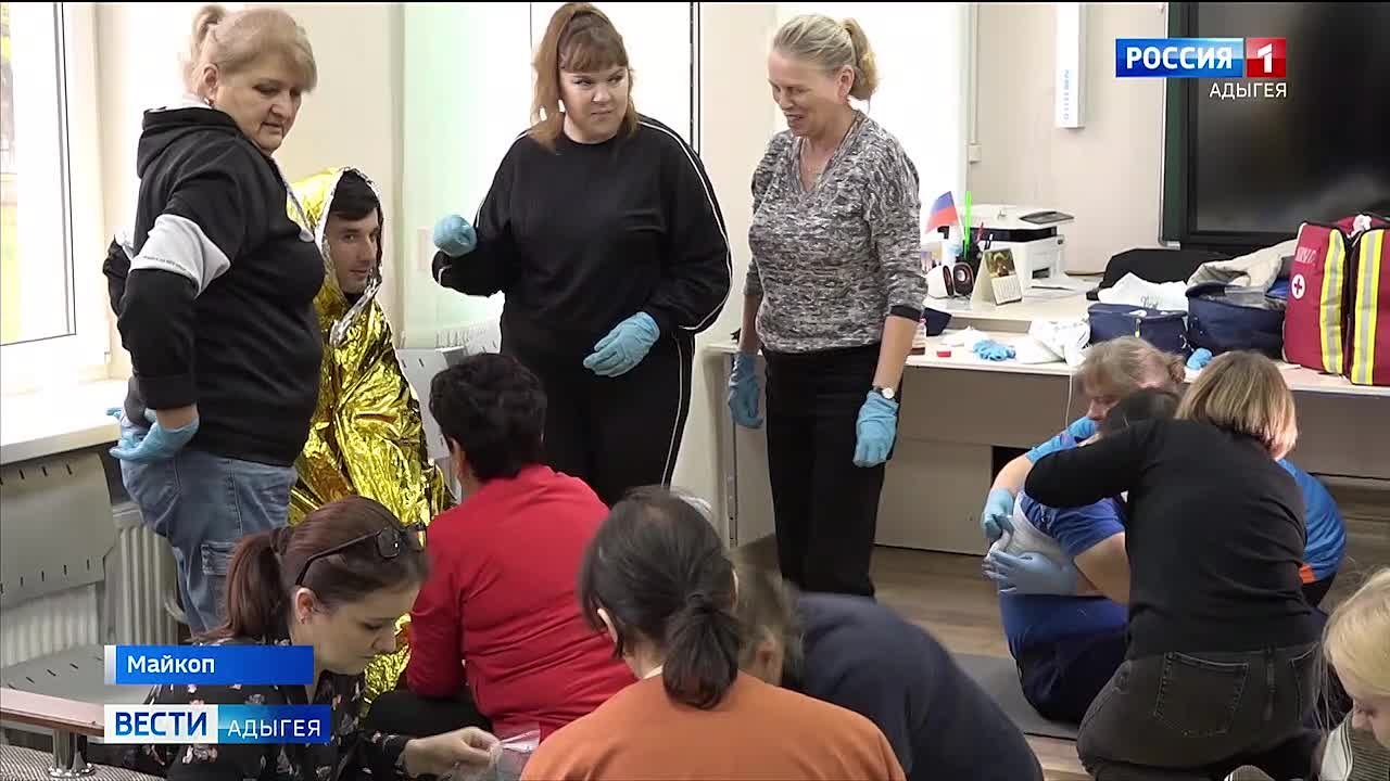 Добровольцы Всероссийского студенческого корпуса спасателей провели обучающие занятия по оказанию первой медицинской помощи для преподавателей школы для детей с ограниченными возможностями здоровья