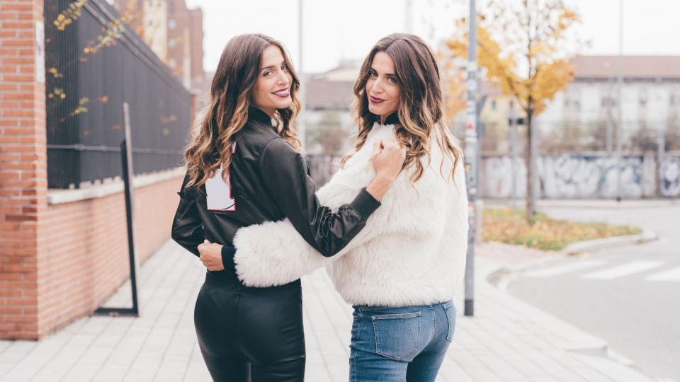 Выглядит роскошно: пять цветовых сочетаний для «богатого» аутфита на осень