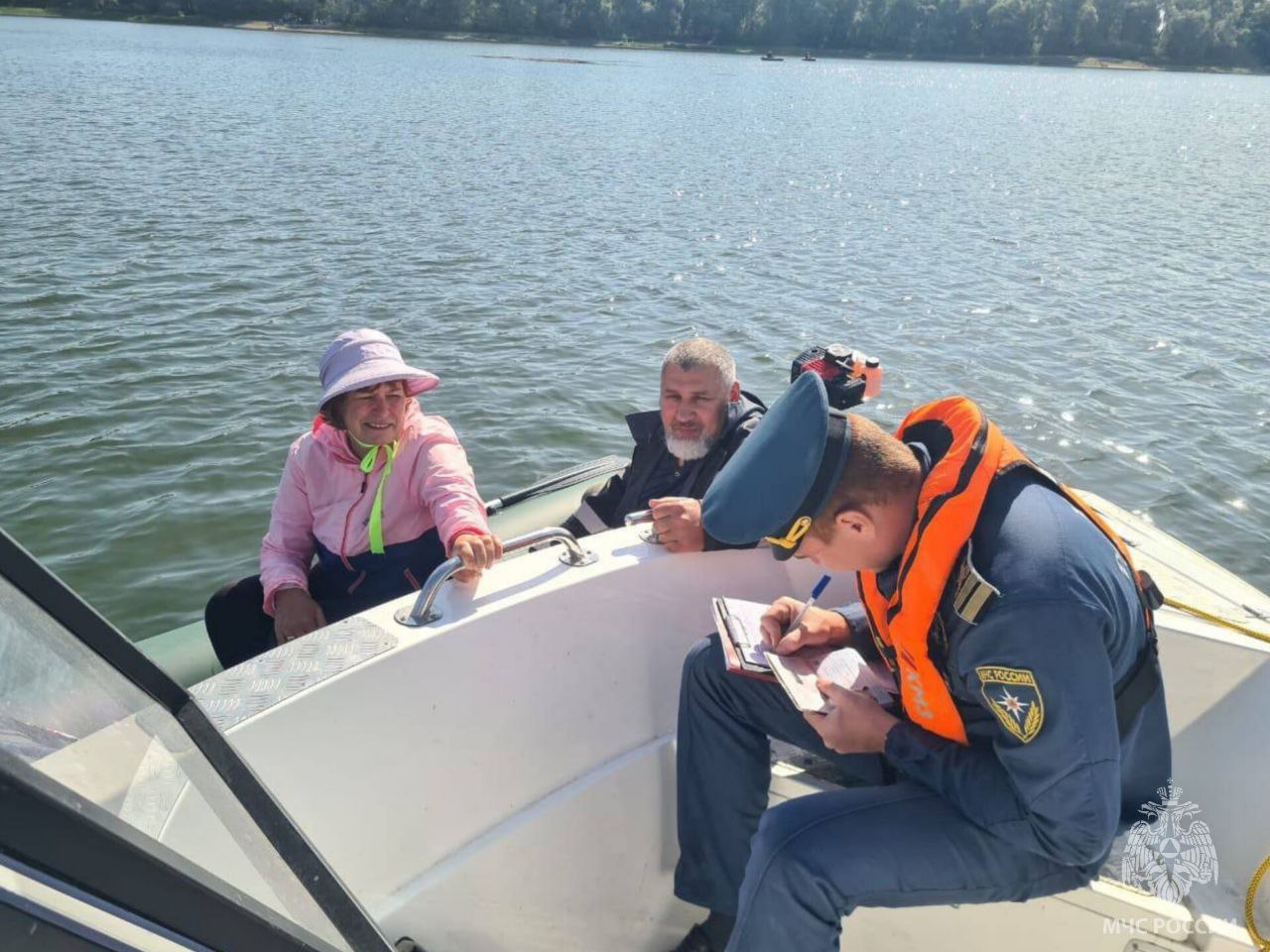 МЧС России напоминает: соблюдайте безопасность на воде МЧС России напоминает: соблюдайте безопасность на воде