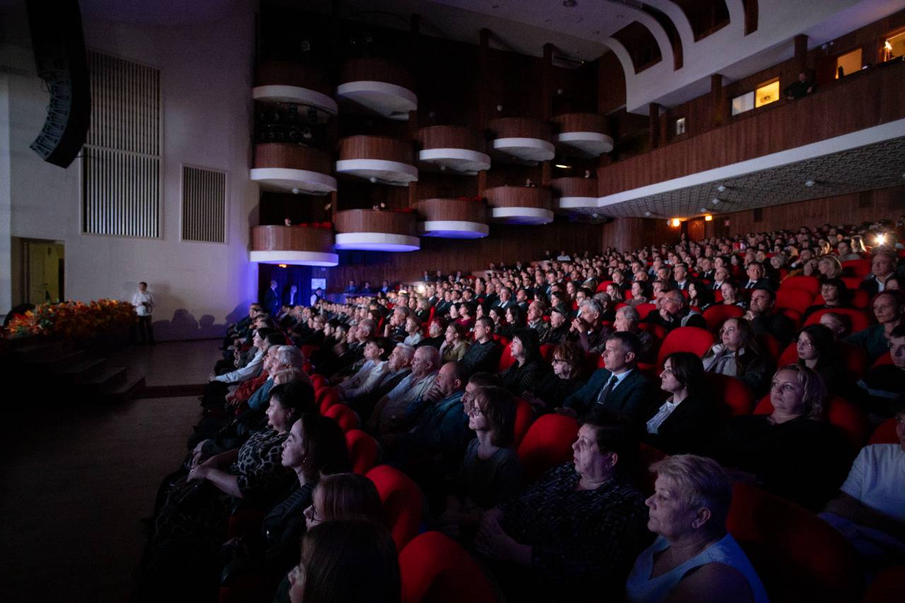 Мурат Кумпилов поздравил аграриев Адыгеи с рекордным по стране урожаем пшеницы Мурат Кумпилов поздравил аграриев Адыгеи с рекордным по стране урожаем пшеницы