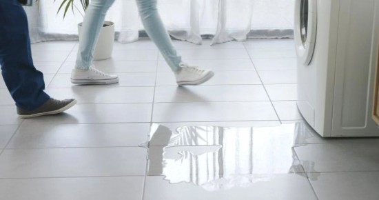 Проблемы со стиралкой: почему она вдруг начинает течь?