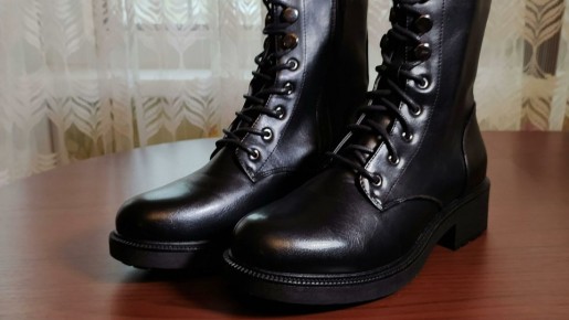 Вода и грязь будут отскакивать как мячик: нужно лишь смазать кожаные ботинки этим средством