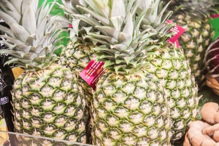 Запах и прикосновение: как выбрать в магазине спелый ананас — больше никогда не ошибетесь