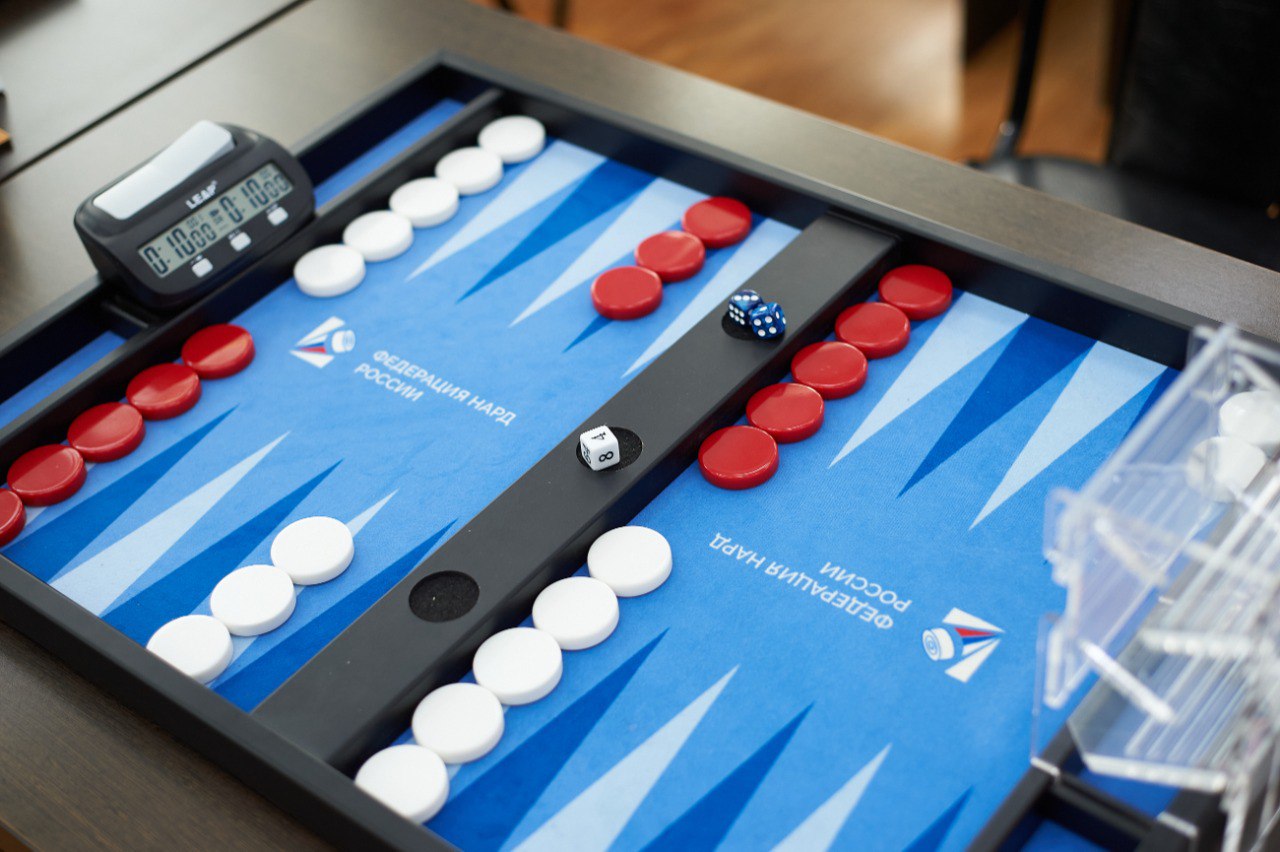 В Майкопе стартовал первый открытый чемпионат города по игре в нарды В Майкопе стартовал первый открытый чемпионат города по игре в нарды