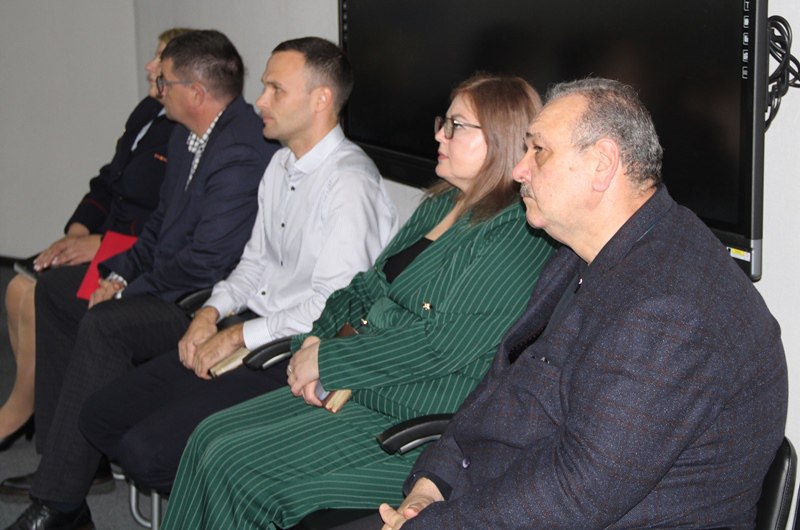 Сотрудники управления по вопросам миграции регионального МВД и общественники встретились с иностранцами, обучающимися в ВУЗах Адыгеи Сотрудники управления по вопросам миграции регионального МВД и общественники встретились с иностранцами, обучающимися в ВУЗах Адыгеи