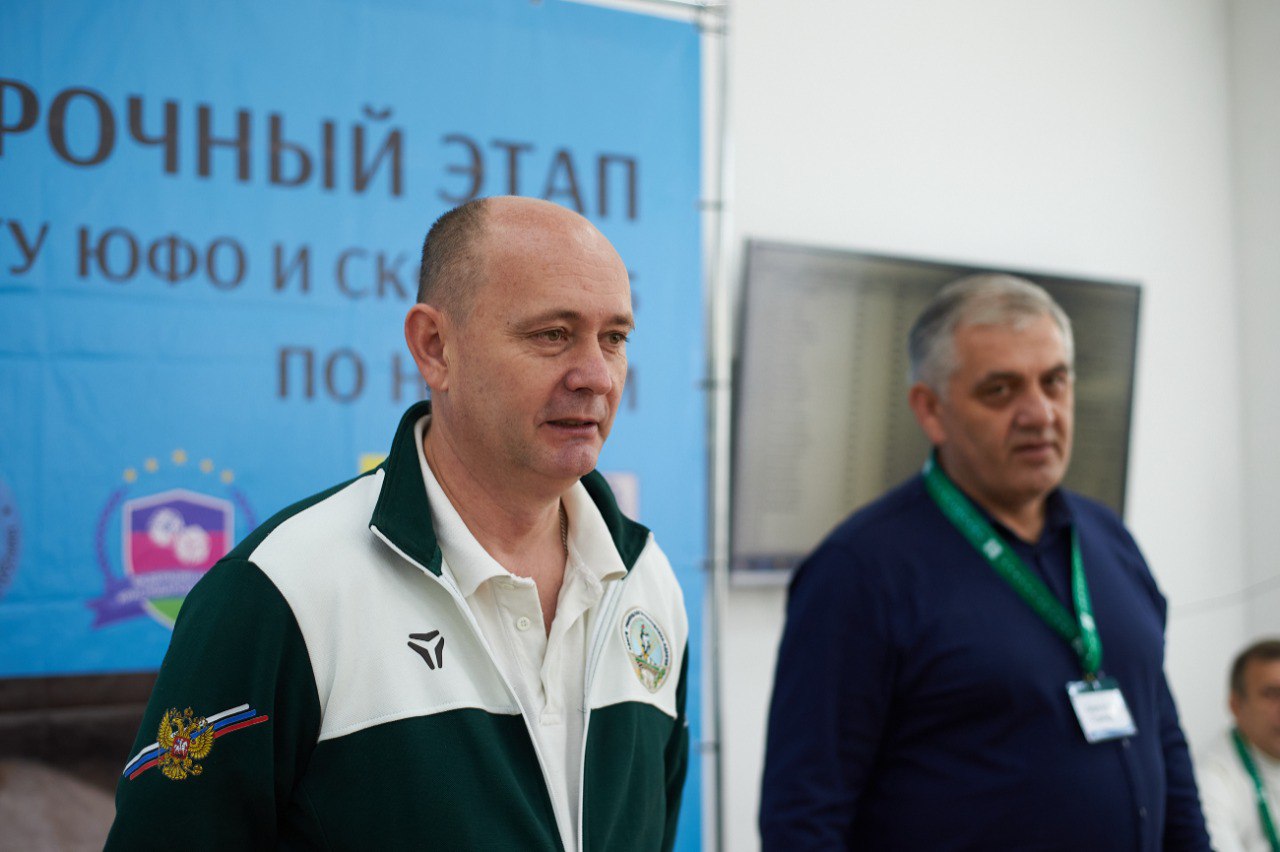 В Майкопе стартовал первый открытый чемпионат города по игре в нарды В Майкопе стартовал первый открытый чемпионат города по игре в нарды