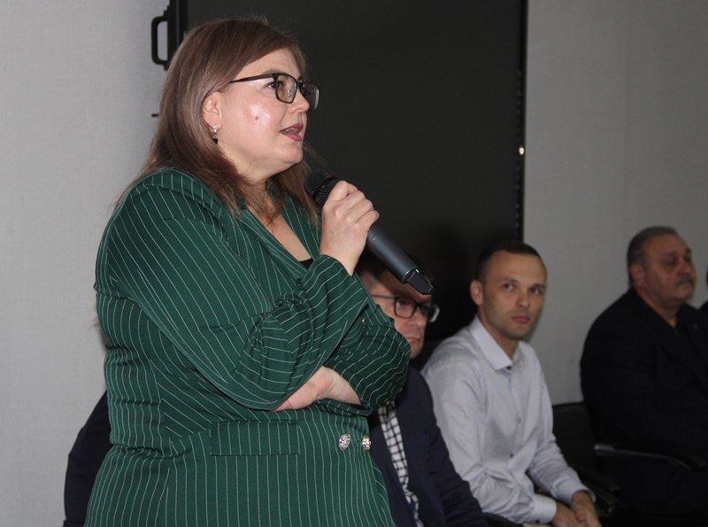 Сотрудники управления по вопросам миграции регионального МВД и общественники встретились с иностранцами, обучающимися в ВУЗах Адыгеи Сотрудники управления по вопросам миграции регионального МВД и общественники встретились с иностранцами, обучающимися в ВУЗах Адыгеи