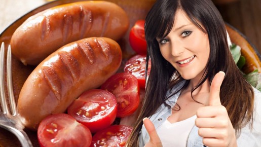 Все время делали неправильно: почему сардельки ни в коем случае нельзя бросать в кипящую воду