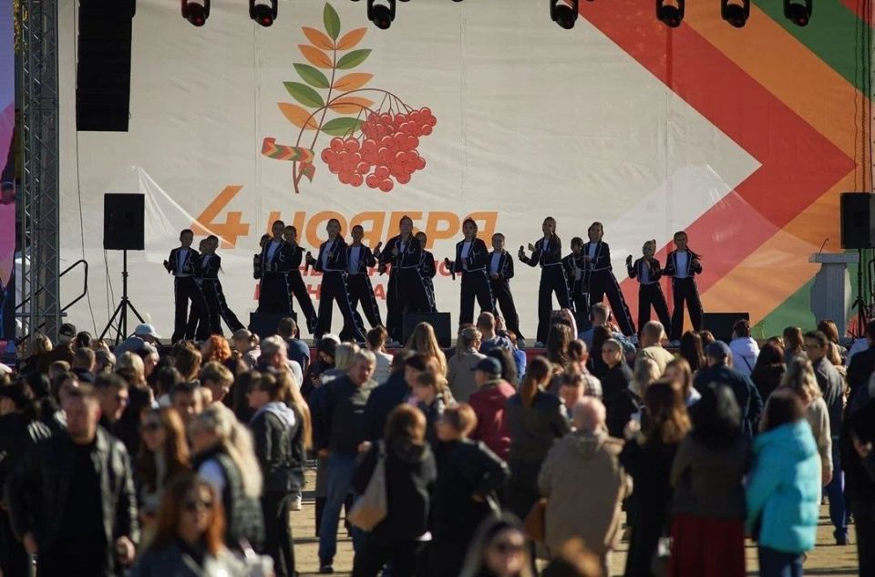 В Адыгее отметили один из самых колоритных государственных праздников — День народного единства В Адыгее отметили один из самых колоритных государственных праздников — День народного единства