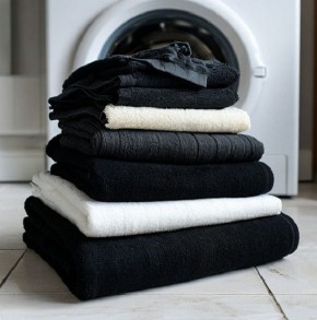 Как сохранить черный цвет ваших любимых вещей: советы от опытных хозяек