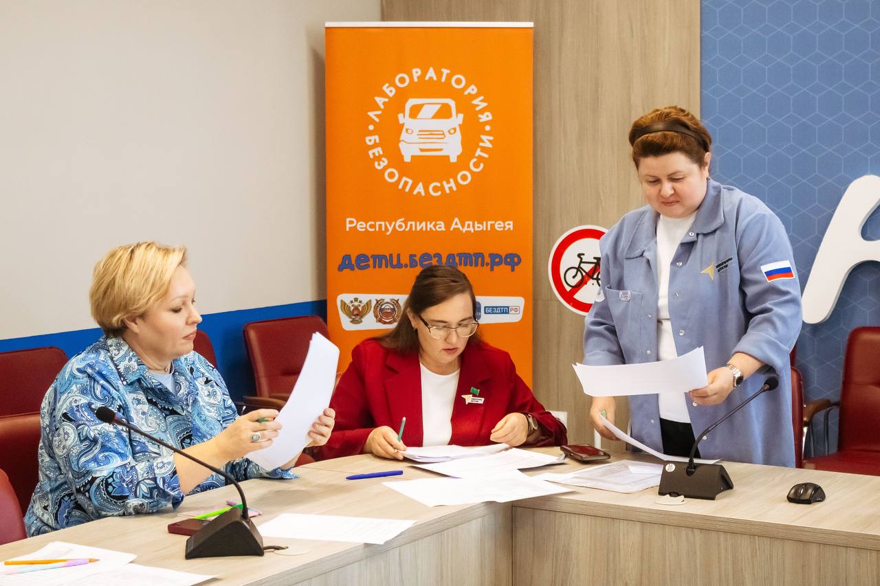 В Адыгее выбрали лучших наставников дорожной безопасности В Адыгее выбрали лучших наставников дорожной безопасности