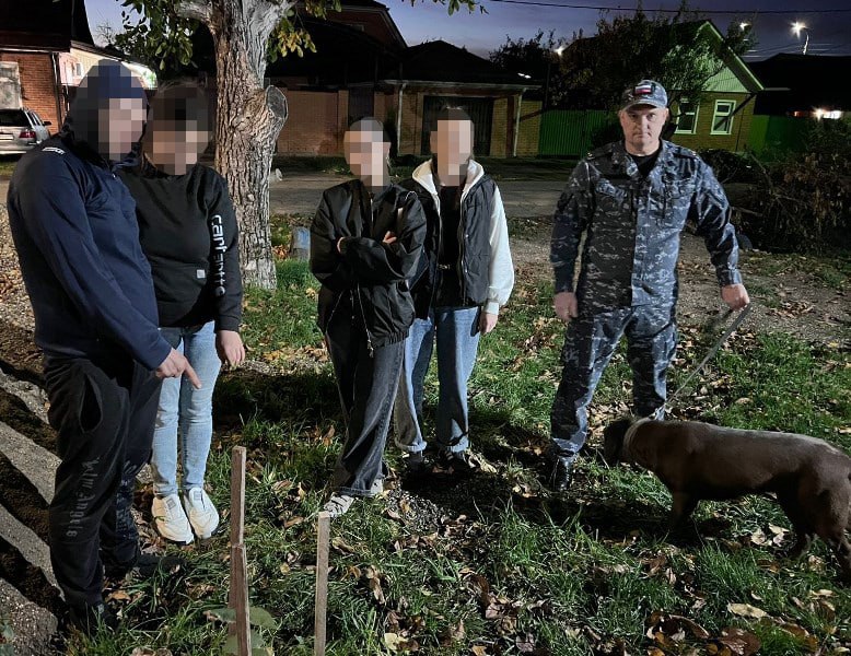 В городе Майкопе сотрудниками регионального УНК задержаны двое местных жителей, занимавшихся сбытом синтетических наркотиков В городе Майкопе сотрудниками регионального УНК задержаны двое местных жителей, занимавшихся сбытом синтетических наркотиков